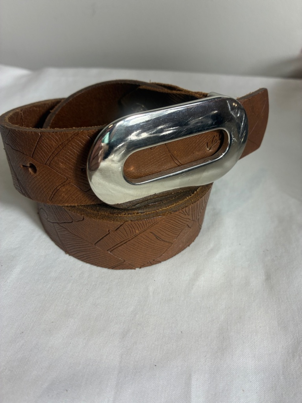 Velez Womens leather belt Sz L foliage embossed silver buckle made in Colombia